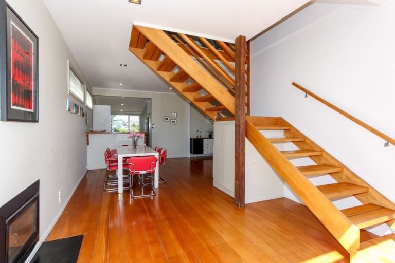 Photo of property in 22 Downe Street, New Plymouth, 4310