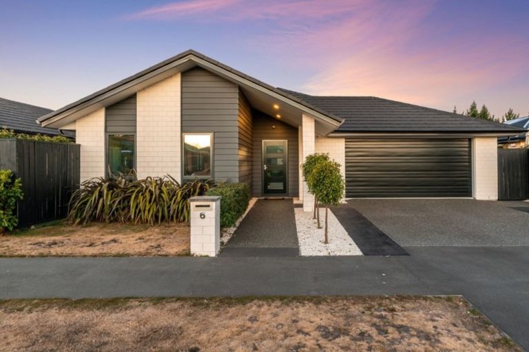 Photo of property in 6 Te Whariki Street, Marshland, Christchurch, 8083
