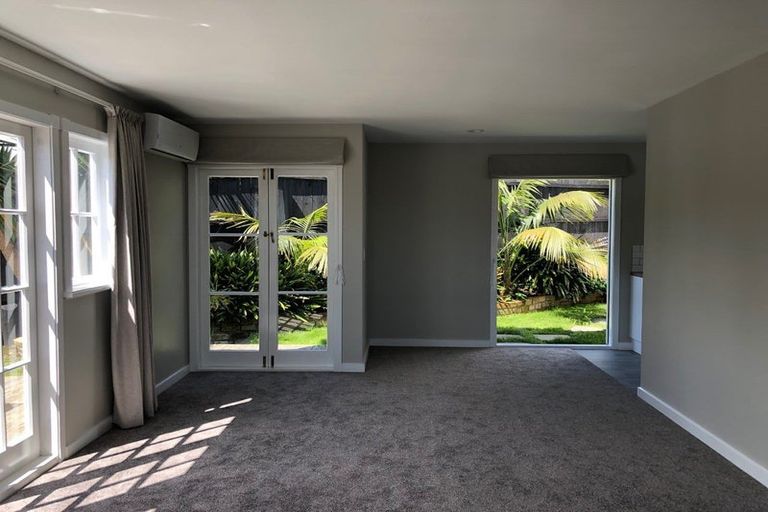 Photo of property in 27 Rugby Road, Birkenhead, Auckland, 0626