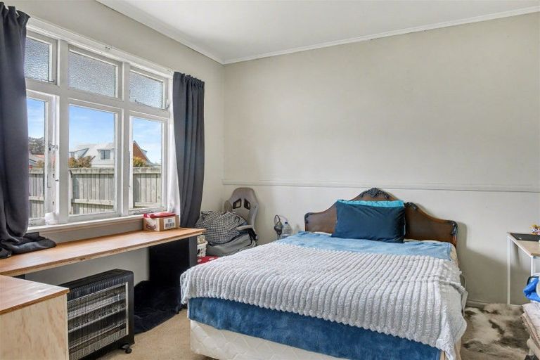 Photo of property in 136 Russell Street, Westport, 7825