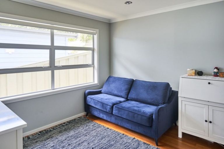 Photo of property in 25 Sunset Parade, Plimmerton, Porirua, 5026