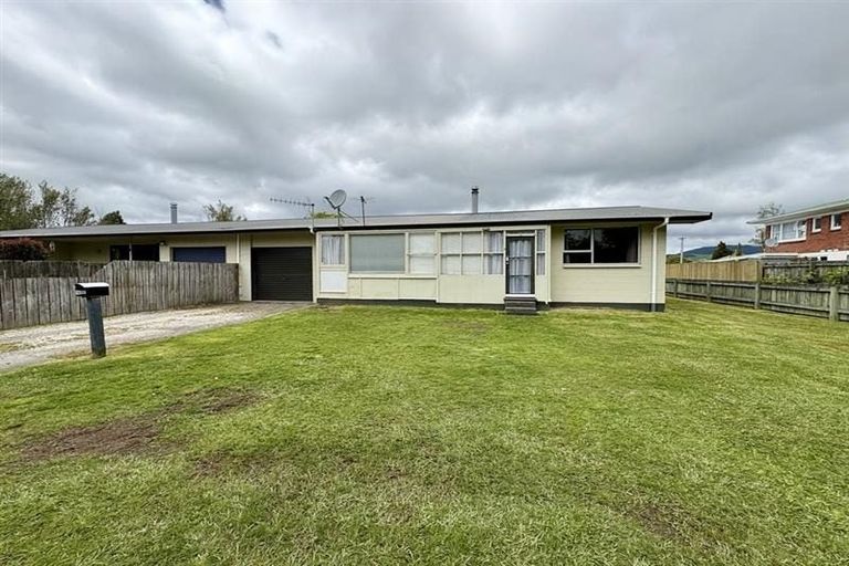 Photo of property in 1a Cooper Avenue, Holdens Bay, Rotorua, 3010