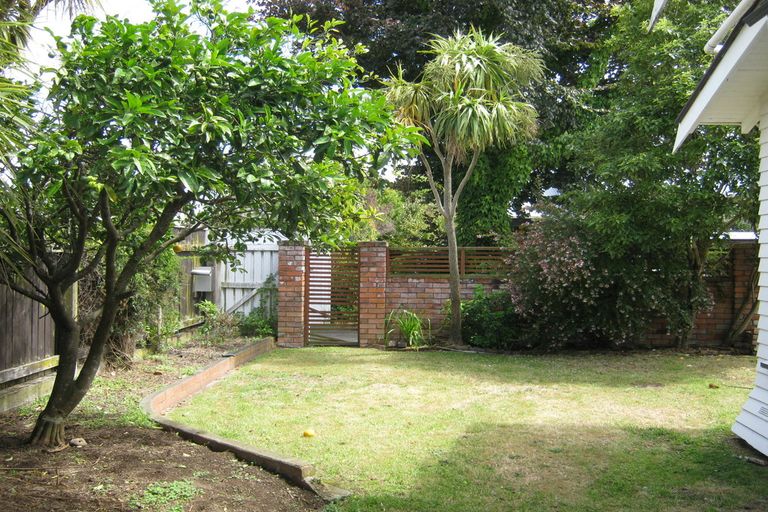 Photo of property in 19 Kowhai Avenue, Palmerston North, 4410