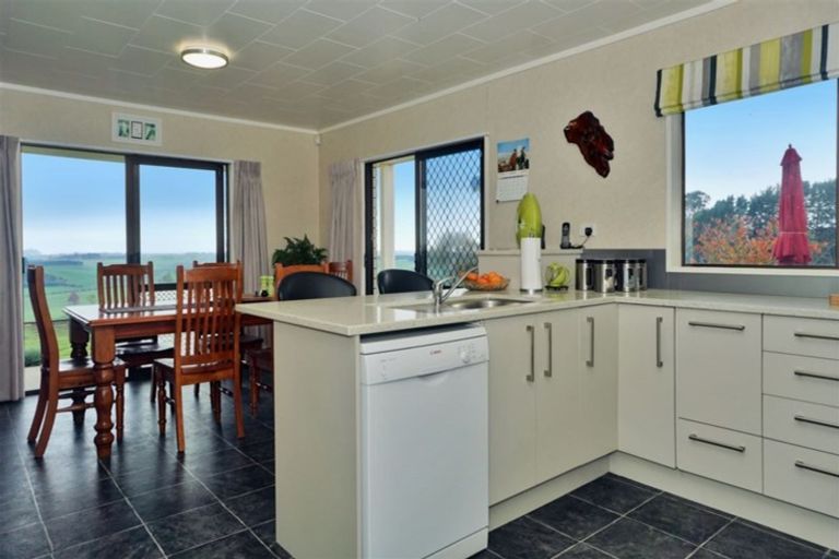 Photo of property in 1568a Old Coach Road, Pukehina, 3186