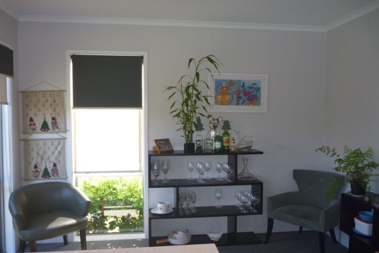 Photo of property in 14 Malbec Place, Huapai, Kumeu, 0810