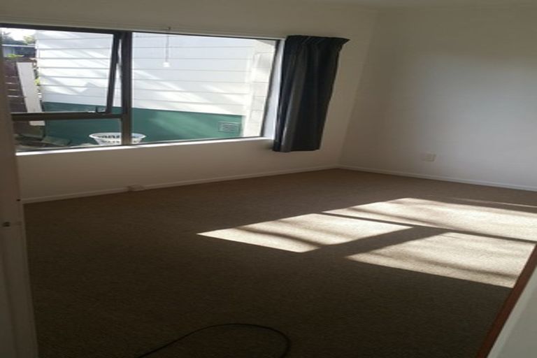 Photo of property in 4/448 Glenfield Road, Glenfield, Auckland, 0629