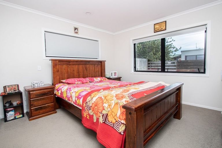 Photo of property in 2/9 Heath Street, Saint Andrews, Hamilton, 3200