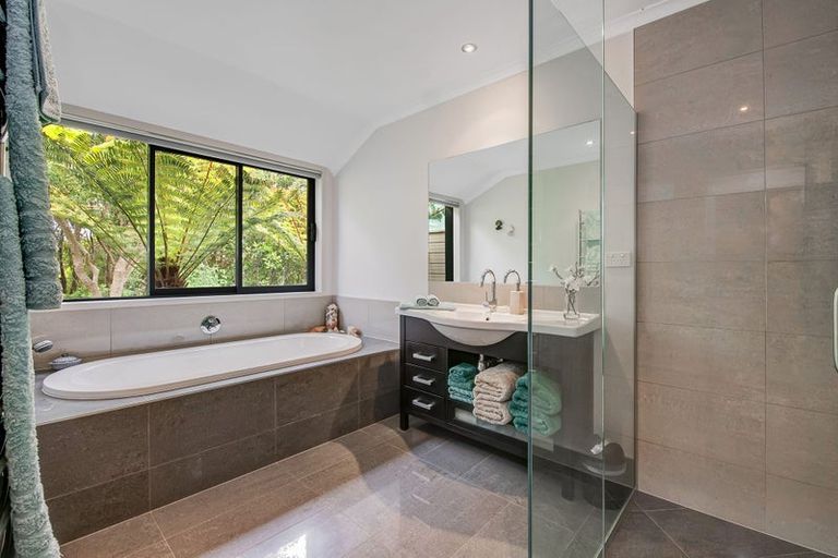 Photo of property in 69a Pipitiwai Drive, Helensville, Kaukapakapa, 0871