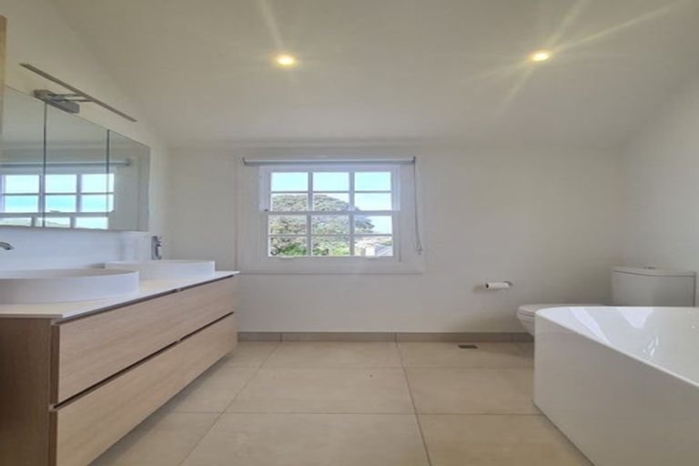 Photo of property in 66 Simla Crescent, Khandallah, Wellington, 6035