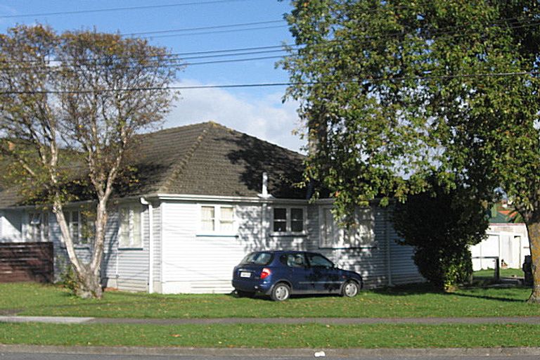 Photo of property in 2 Seddon Street, Naenae, Lower Hutt, 5011