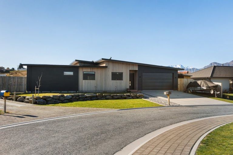 Photo of property in 13 Teal Place, Lake Hawea, Wanaka, 9382