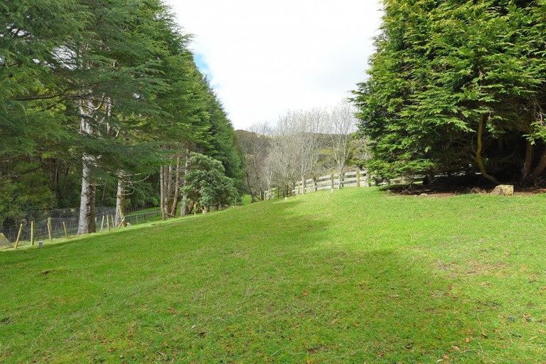 Photo of property in 160 Katherine Mansfield Drive, Whitemans Valley, Upper Hutt, 5371