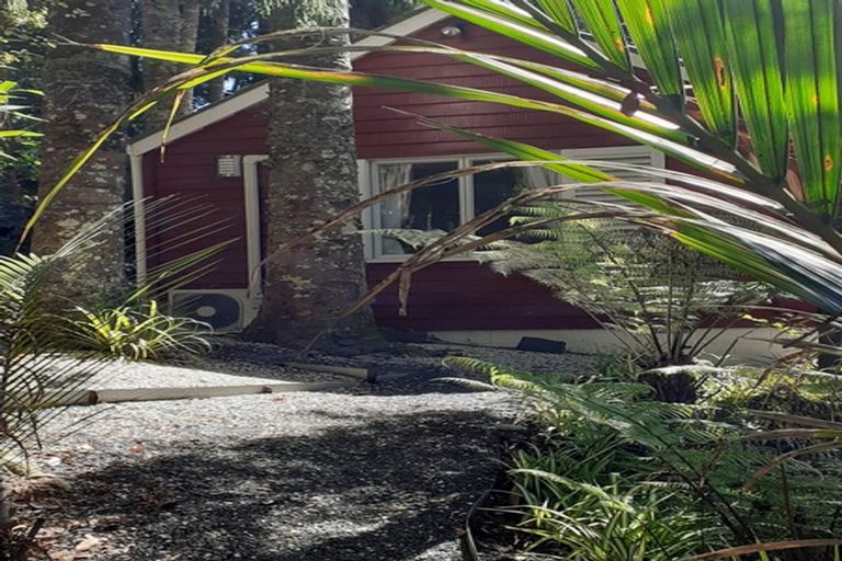 Photo of property in 17 Tawini Road, Titirangi, Auckland, 0604