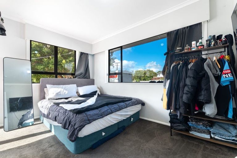 Photo of property in 18 Murray Road, Te Atatu Peninsula, Auckland, 0610