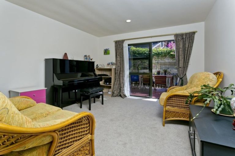 Photo of property in 43 Crestview Place, Browns Bay, Auckland, 0630
