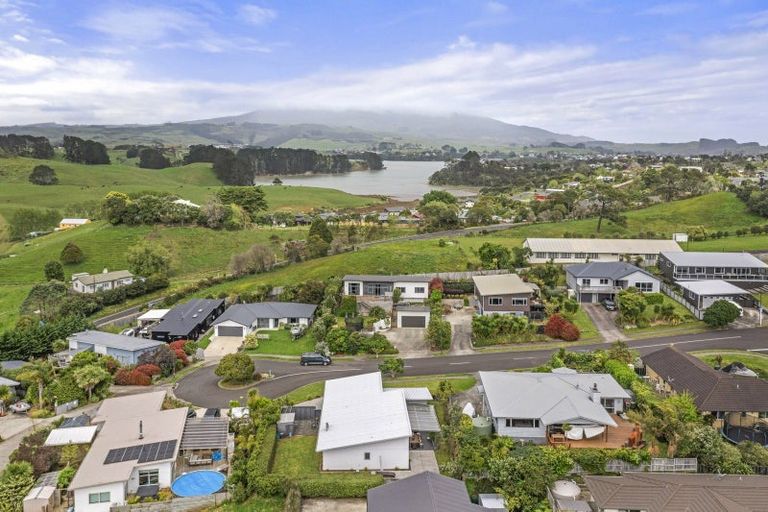 Photo of property in 6 Puka Place, Raglan, 3225