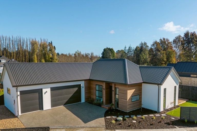 Photo of property in 39 Tulett Park Drive, Casebrook, Christchurch, 8051