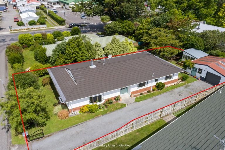Photo of property in 9 Oak View Place, Greytown, 5712