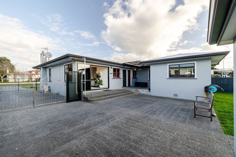 Photo of property in 6 Sheffield Street, Awapuni, Palmerston North, 4412