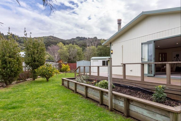 Photo of property in 3 Kowhai Grove, Featherston, 5710