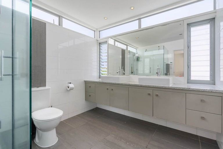 Photo of property in 9 Kahikatea Close, Campbells Bay, Auckland, 0630