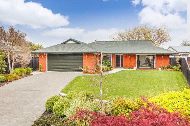 Photo of property in 22 Colonial Place, Kelvin Grove, Palmerston North, 4414