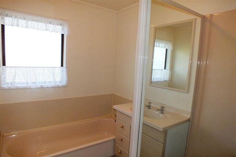 Photo of property in 420 Whangaparaoa Road, Stanmore Bay, Whangaparaoa, 0932