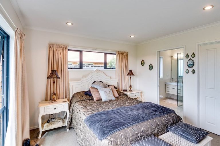 Photo of property in 35 Mcnaughton Place, Onekawa, Napier, 4110