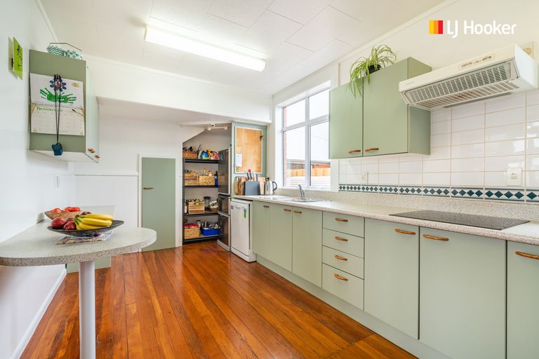 Photo of property in 140 Melbourne Street, South Dunedin, Dunedin, 9012