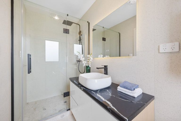 Photo of property in 2f Hughs Way, Flat Bush, Auckland, 2019