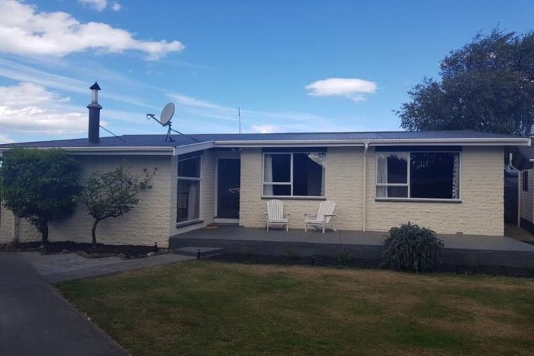Photo of property in 21 Rosanna Place, Aranui, Christchurch, 8061
