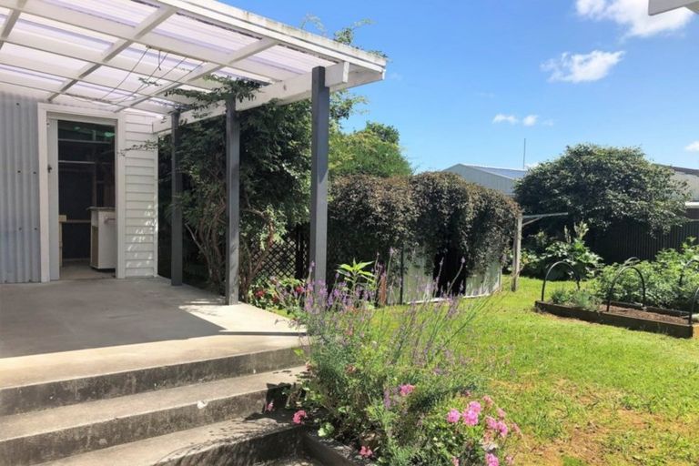 Photo of property in 27 Saint Annes Street, Levin, 5510