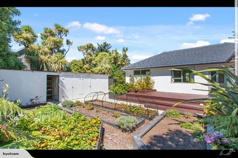 Photo of property in 6 Sealy Place, Bryndwr, Christchurch, 8053