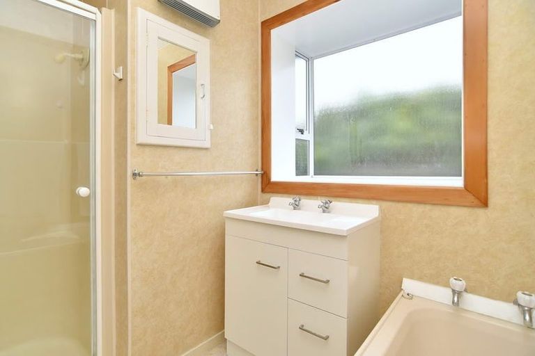 Photo of property in 184 Withells Road, Avonhead, Christchurch, 8042