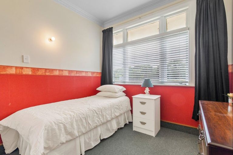 Photo of property in 16 Seddon Street, Levin, 5510