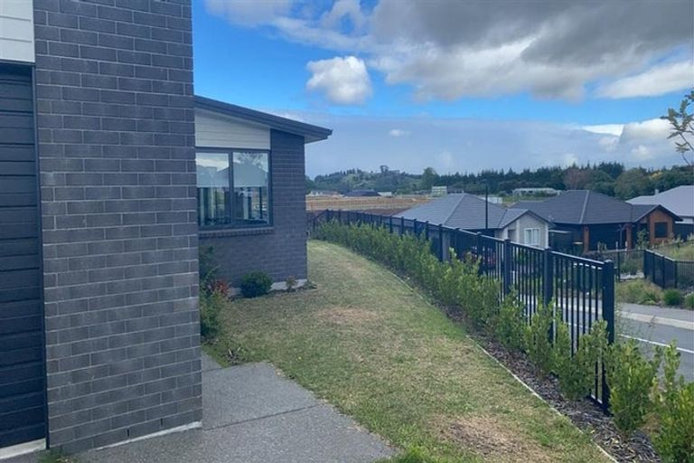 Photo of property in 41 Pioneer Crescent, Omokoroa, 3114