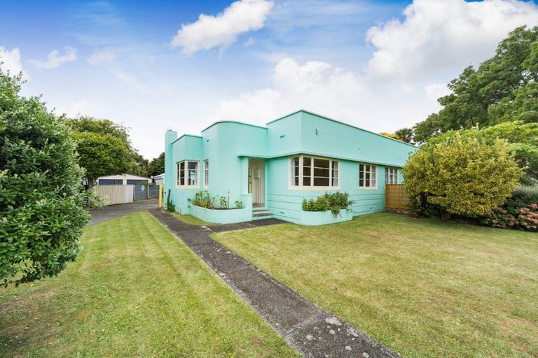 Photo of property in 11 Savage Crescent, West End, Palmerston North, 4412