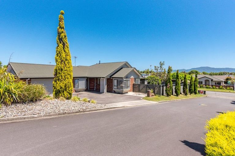 Photo of property in 125 Realm Drive, Paraparaumu, 5032