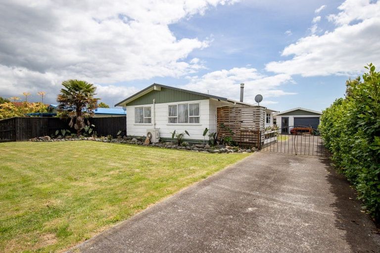 Photo of property in 48 Mahana Road, Ngatea, 3503