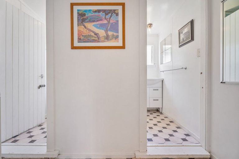 Photo of property in 30 Oyster Drive, Cooks Beach, Whitianga, 3591