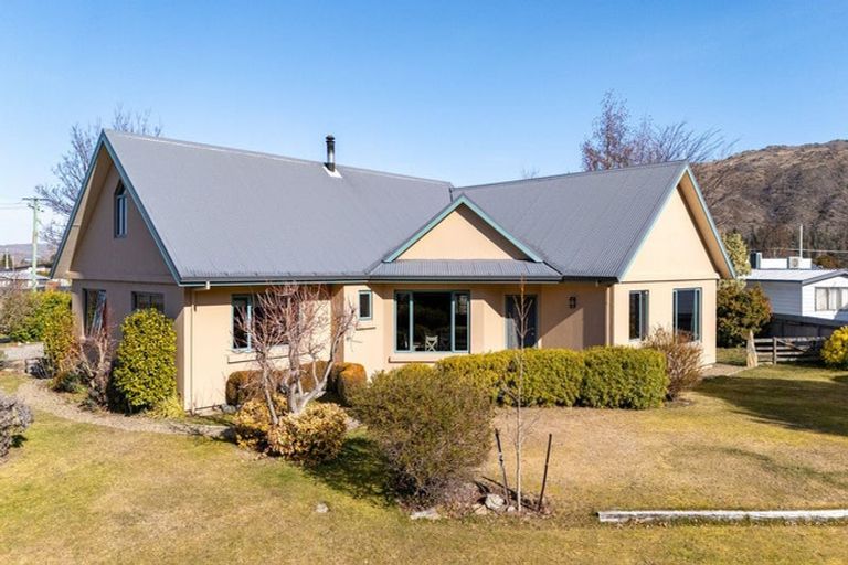 Photo of property in 24 Whitby Street, Clyde, 9330