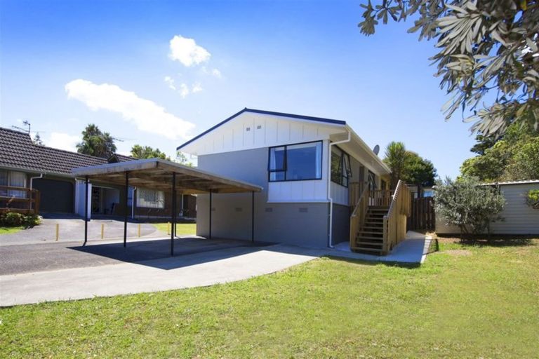 Photo of property in 1/20 Gladys Avenue, Glenfield, Auckland, 0629