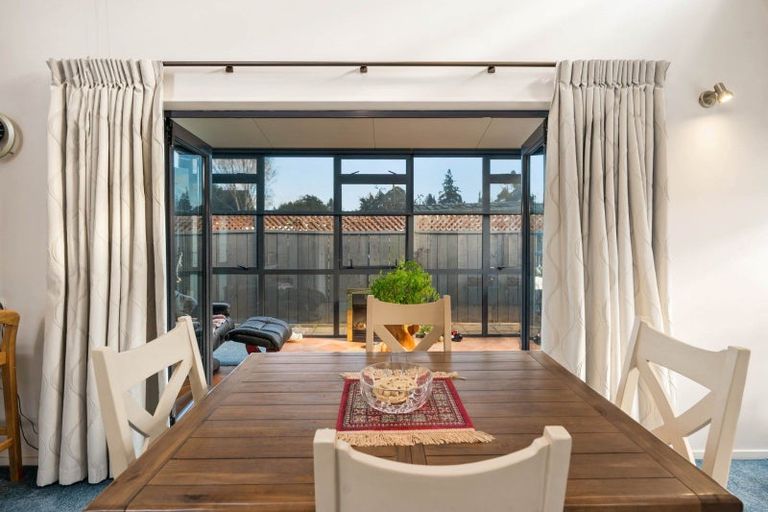 Photo of property in 4a La Trobe Place, Utuhina, Rotorua, 3015