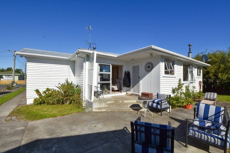 Photo of property in 25 Diamond Street, Carterton, 5713