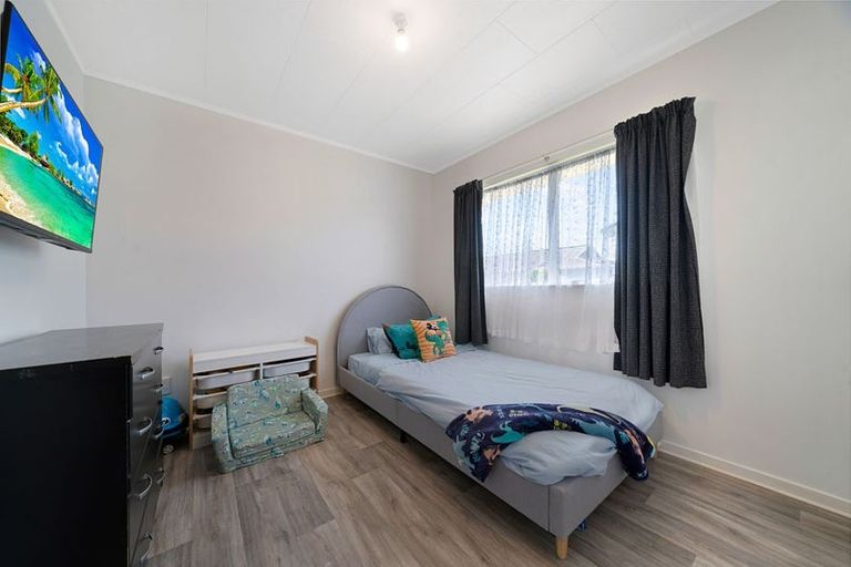 Photo of property in 12b Sturges Road, Henderson, Auckland, 0612