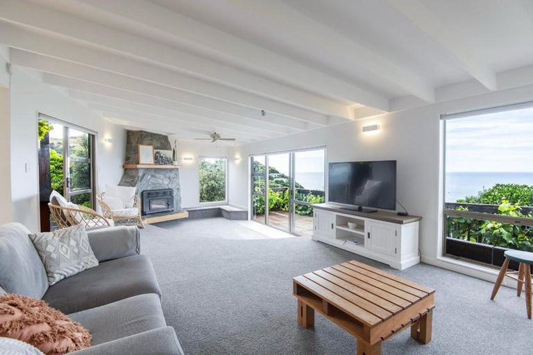 Photo of property in 1 Haunui Way, Pukerua Bay, 5026