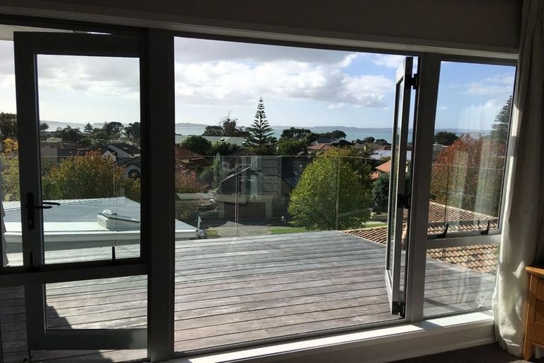 Photo of property in 28 Oakwood Grove, Eastern Beach, Auckland, 2012