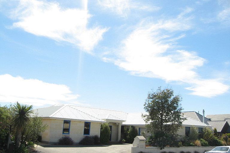 Photo of property in 22 Eastwood Rise, Waimairi Beach, Christchurch, 8083