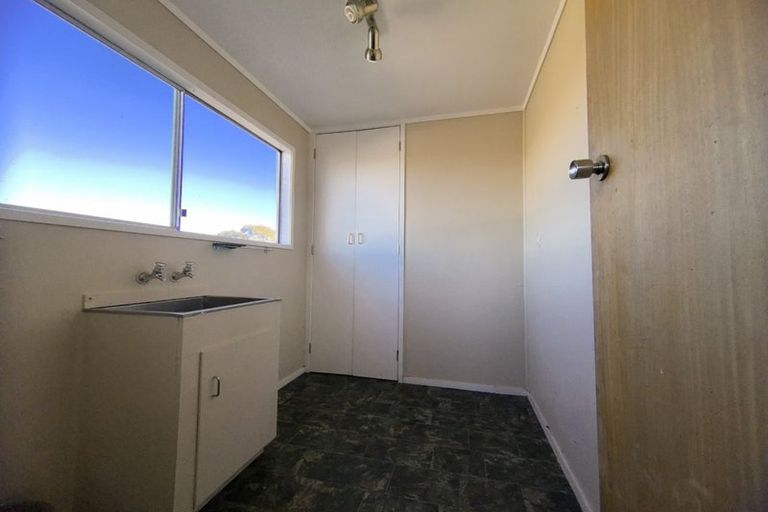 Photo of property in 21 Rosewarne Crescent, Glendene, Auckland, 0602