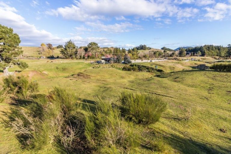 Photo of property in 2 Charnley Way, Kinloch, Taupo, 3385